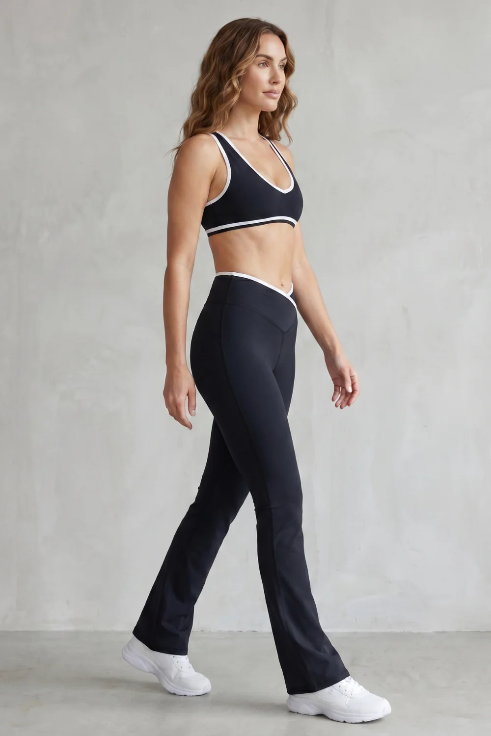 Aurelia – Sculpting contrast trim – Activewear set - Image 3