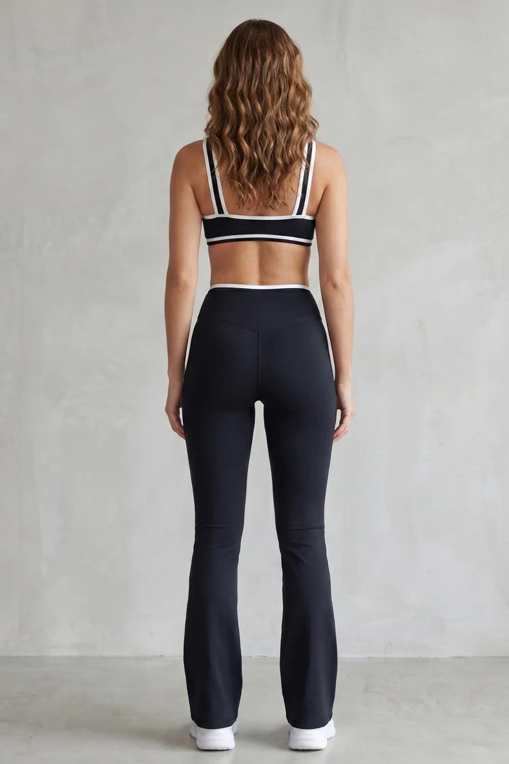 Aurelia – Sculpting contrast trim – Activewear set - Image 4