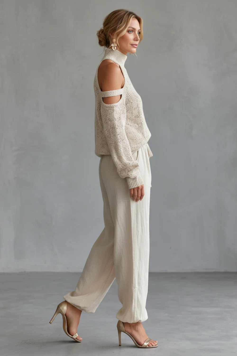 Aurellia – Cozy open-shoulder design – Knit trouser set - Image 3