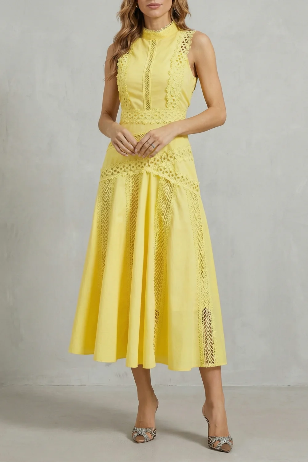 Gracia – Intricate lace panels – Elegant midi dress