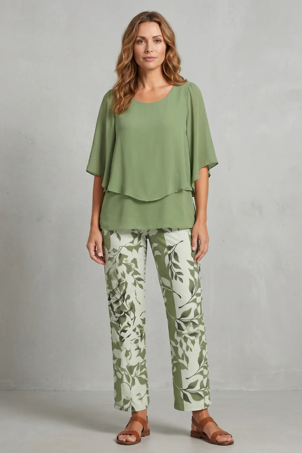 Mariselle – Botanical print elegance – Two-piece trouser set - Image 2