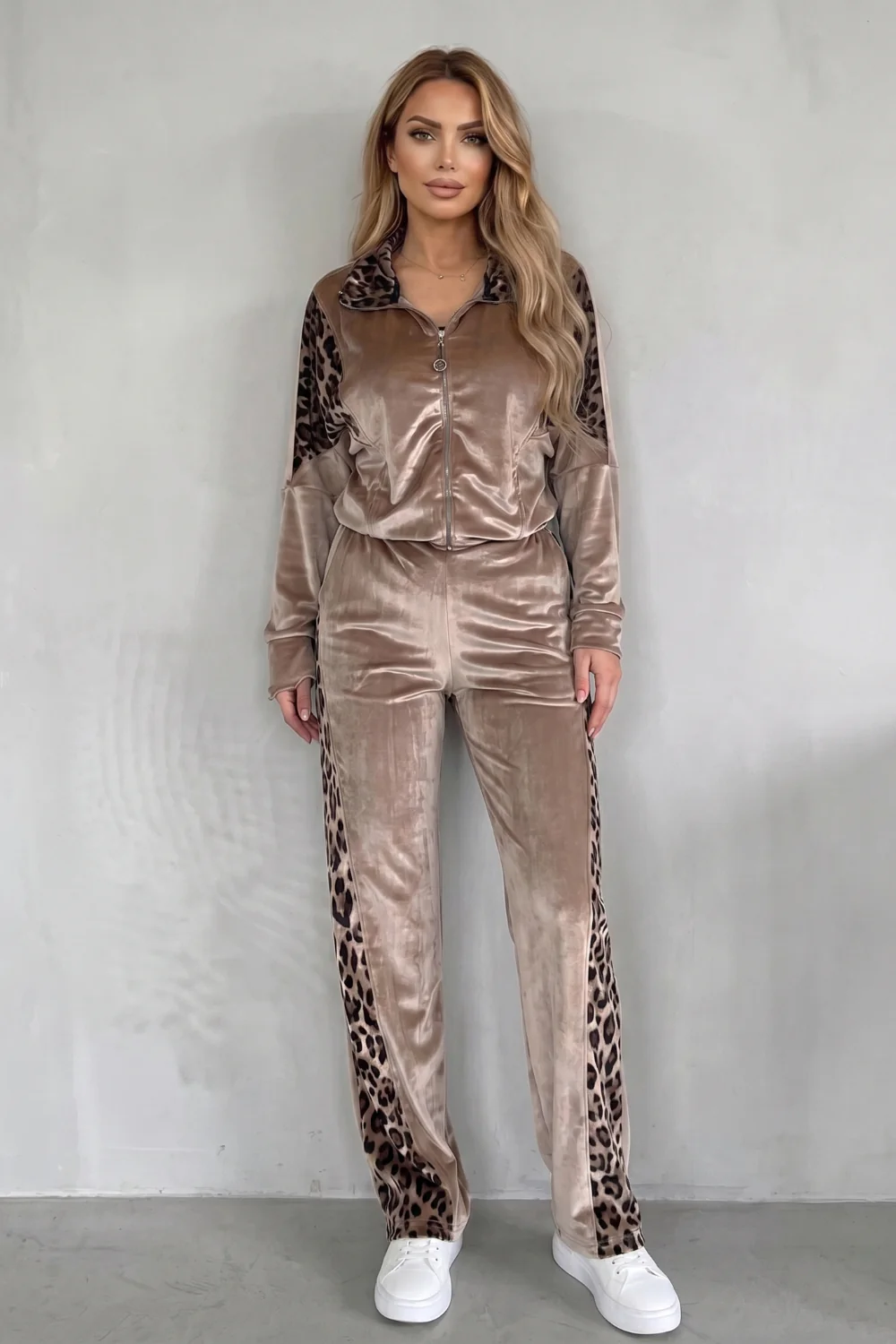 Noirelle – Leopard contrast athleisure – Three-piece set - Image 2