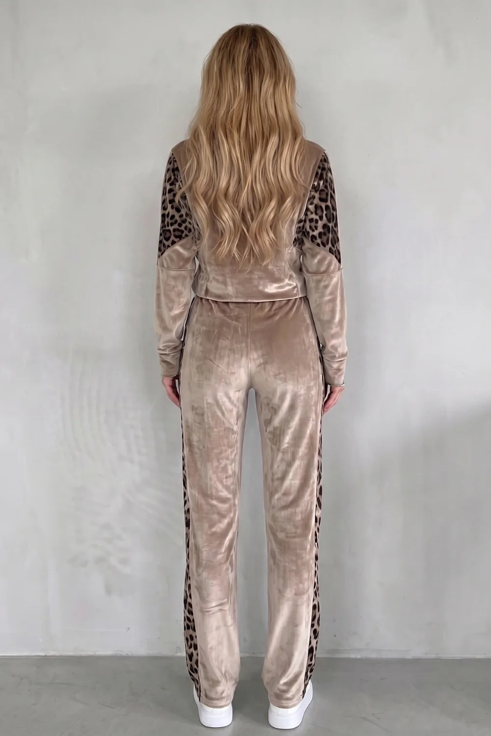 Noirelle – Leopard contrast athleisure – Three-piece set - Image 4