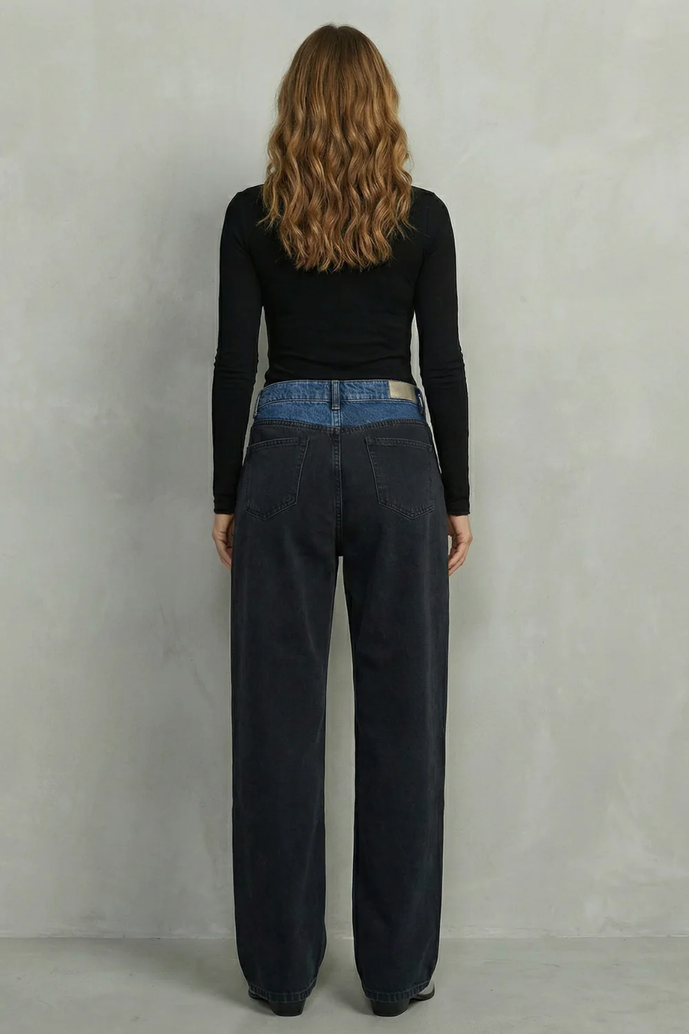 Noirelle – Tri-fold waistband detail – Straight leg jeans - Image 4