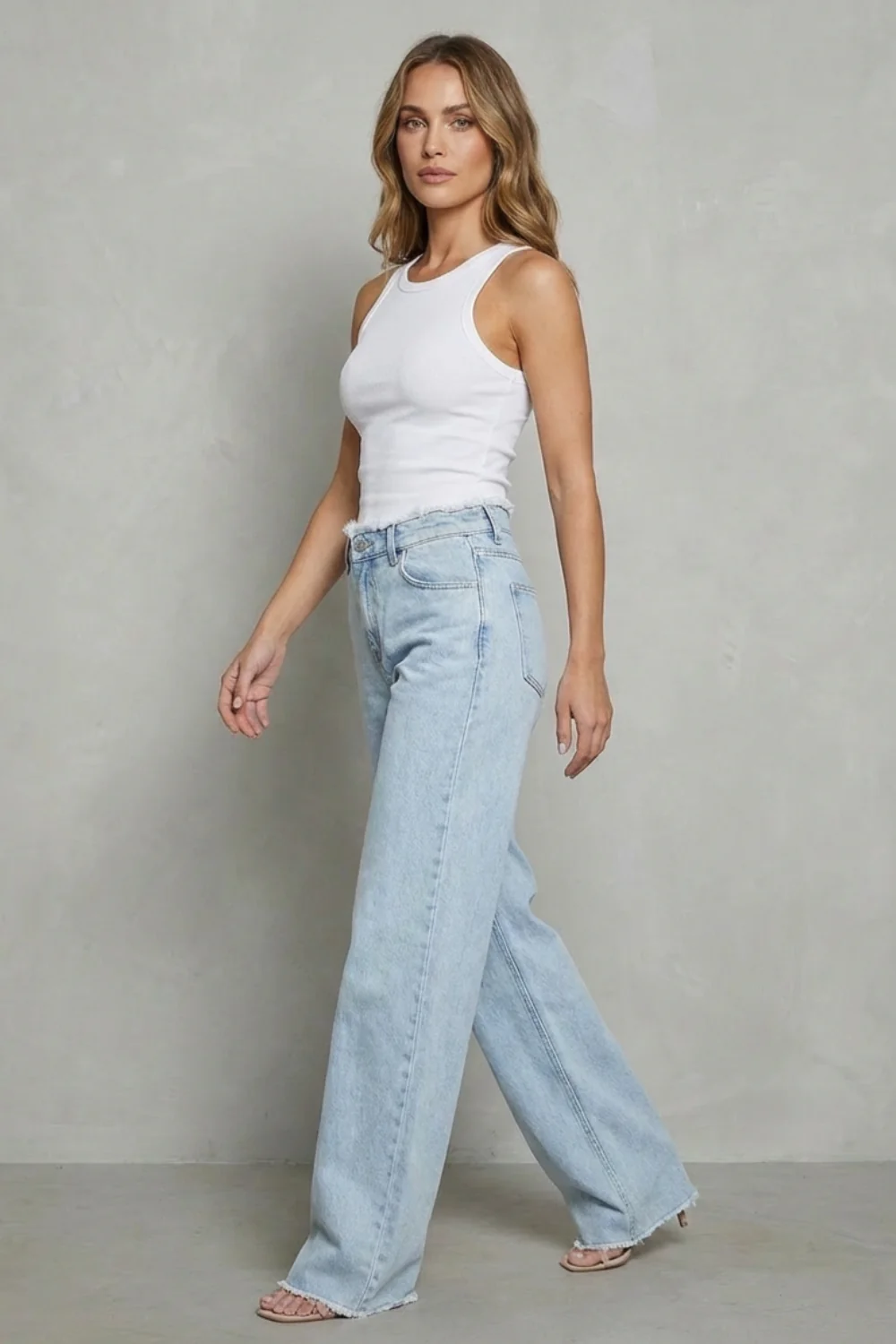 Rivazza – Raw hem detail – High-waist wide-leg jeans - Image 3
