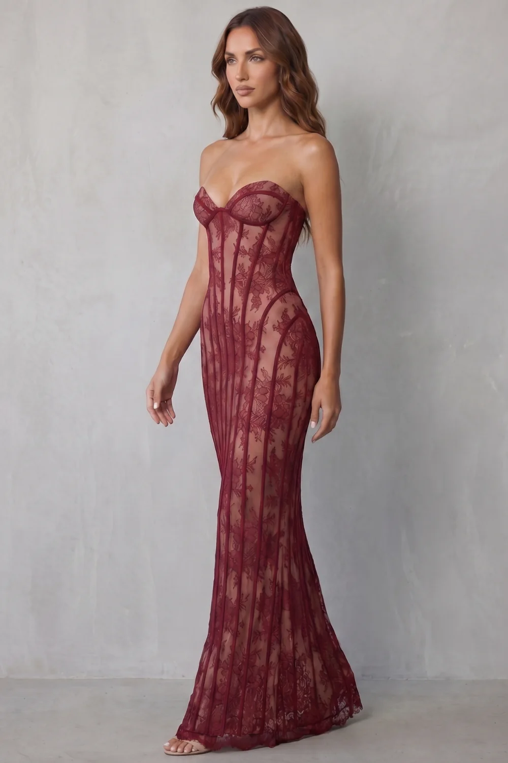 Sirelle – Sculpted lace allure – Maxi dress - Image 3