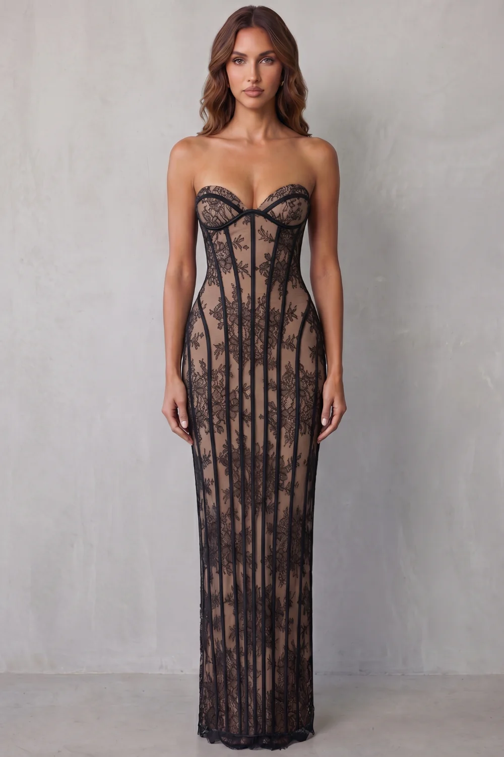 Sirelle – Sculpted lace allure – Maxi dress - Image 6