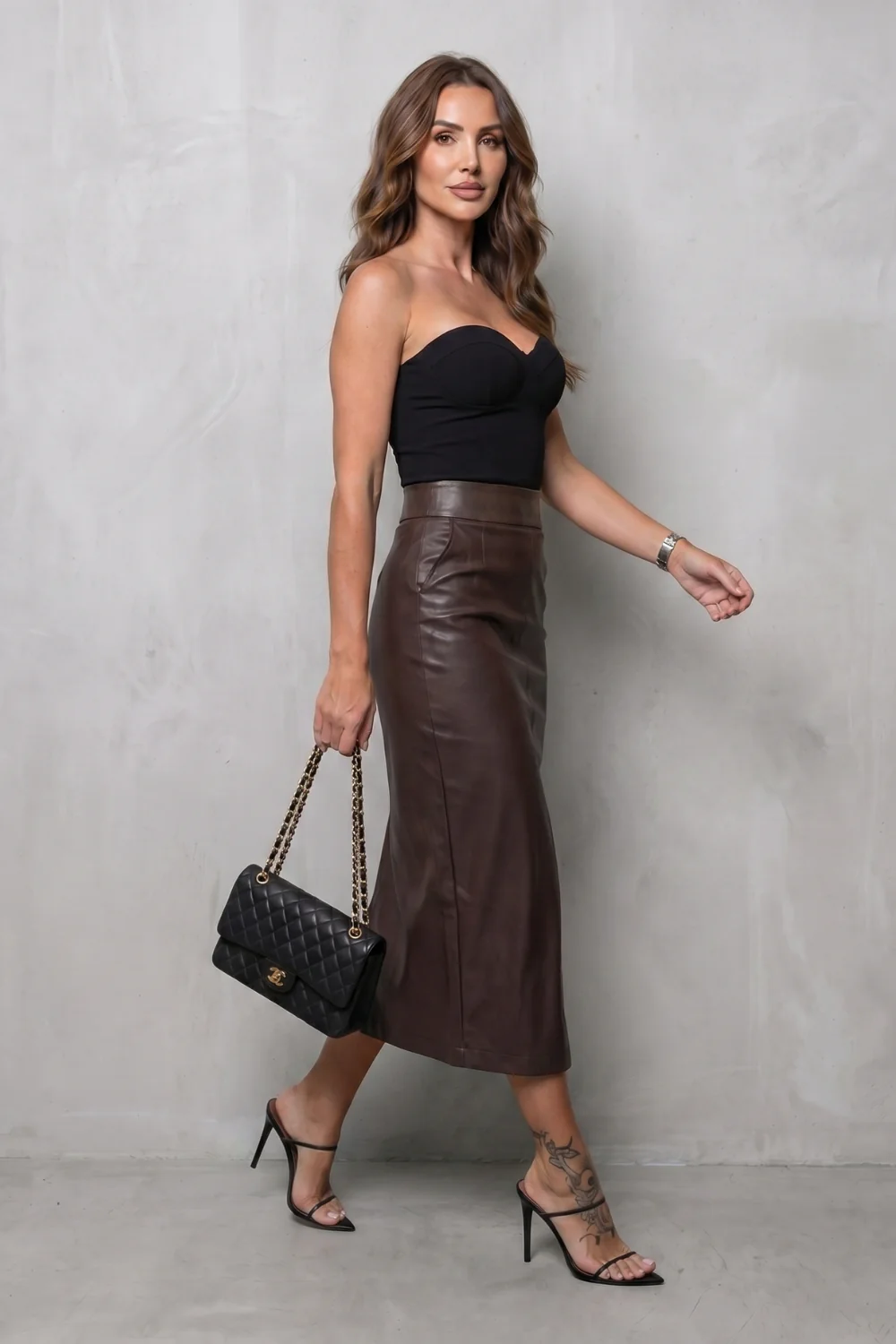 Velloura – Sculpted faux leather elegance – Midi skirt - Image 3