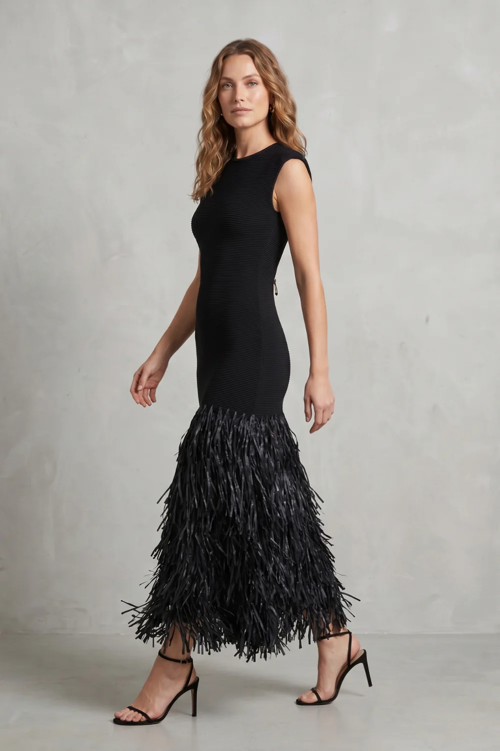 Veloura – Raffia fringe elegance – Midi dress - Image 3