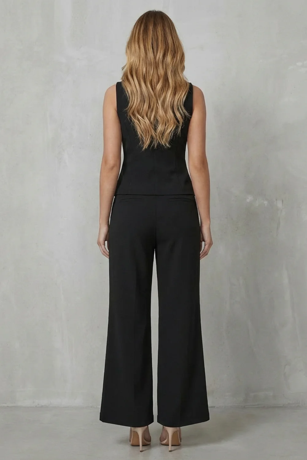 Vionna – Sleeveless Buttoned Suit Set – Chic Commuter Style - Image 4