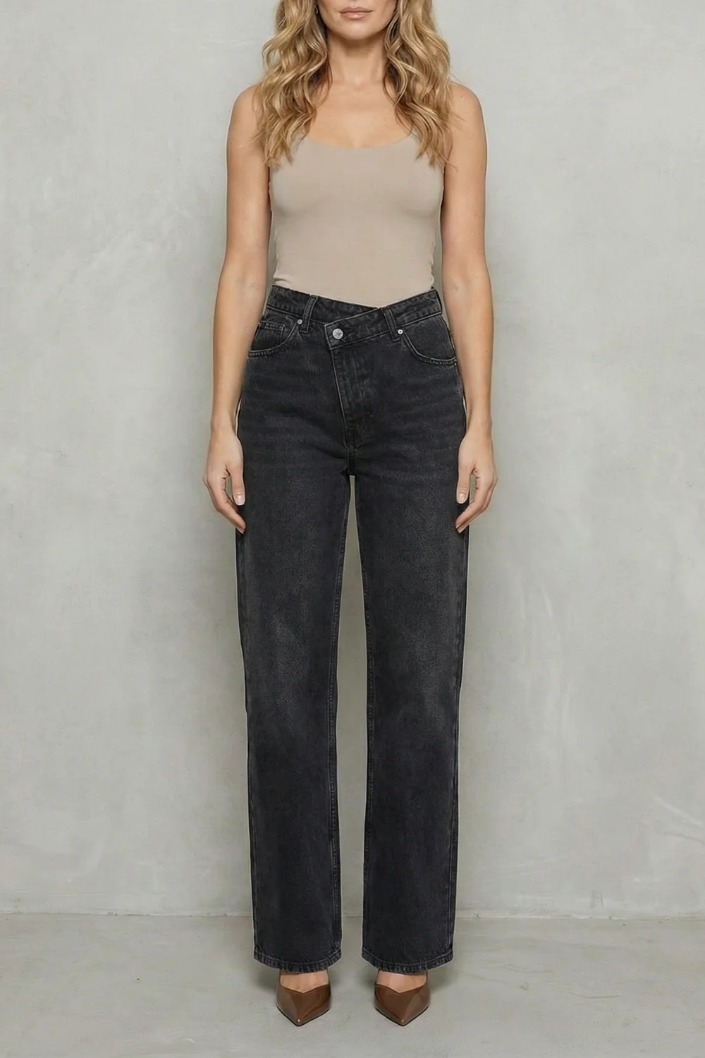 Virezza – Cross button detail – Straight leg jeans