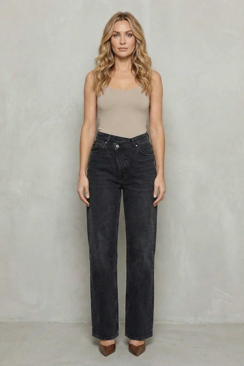 Virezza – Cross button detail – Straight leg jeans - Image 2